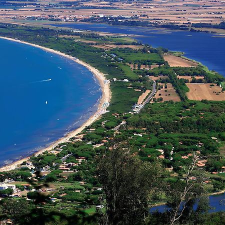 Un Quadro Sulla Laguna Monte Argentario Esterno foto
