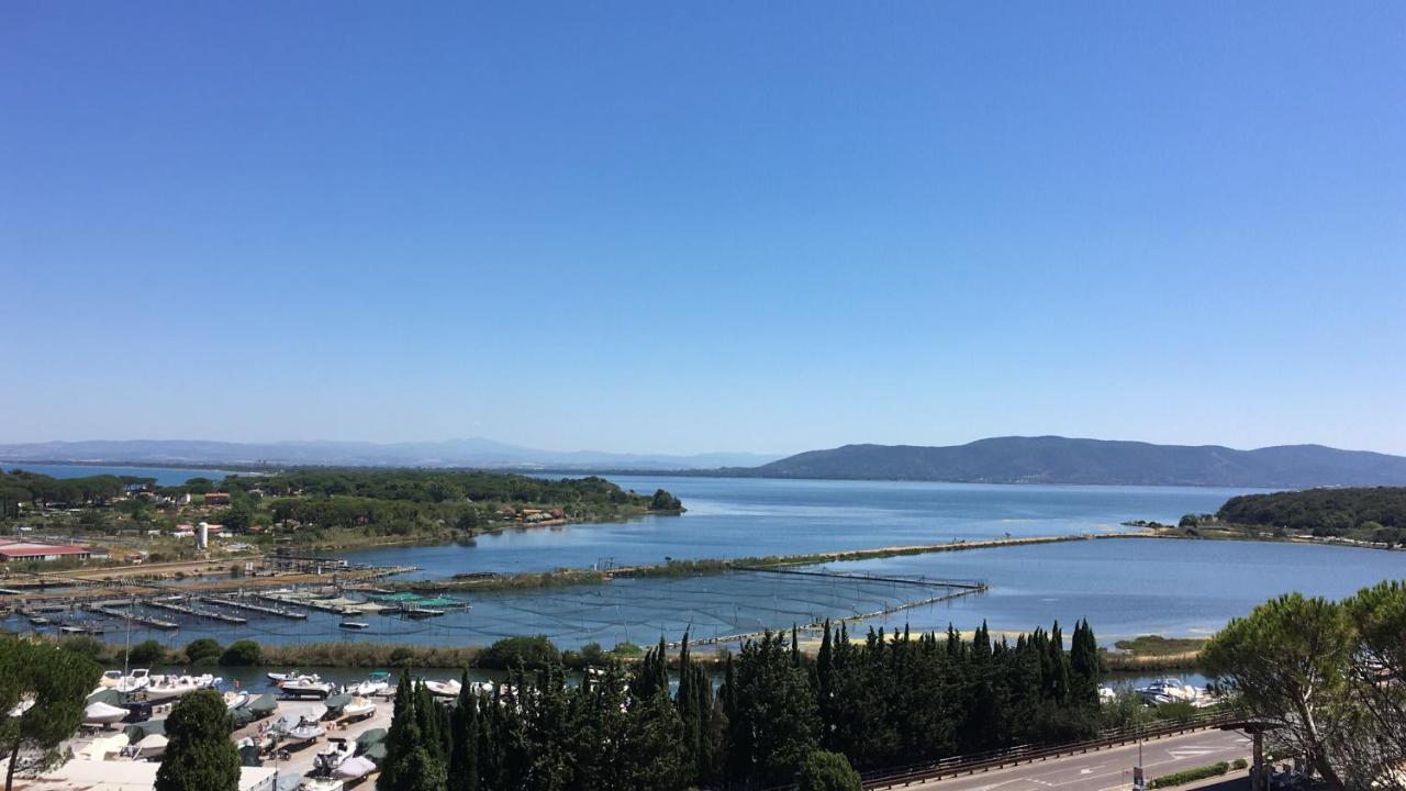 Un Quadro Sulla Laguna Monte Argentario Esterno foto